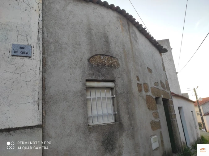 Moradia T5 para Venda em Salgueiro do Campo Foto 3