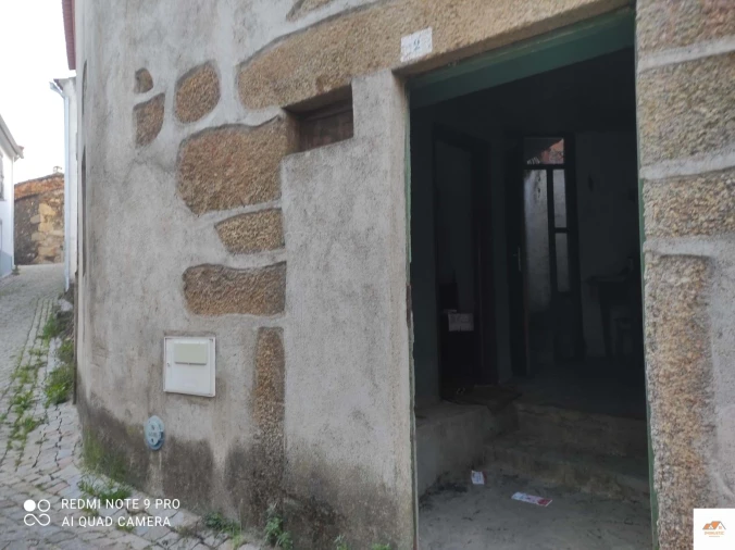 Moradia T5 para Venda em Salgueiro do Campo Foto 1