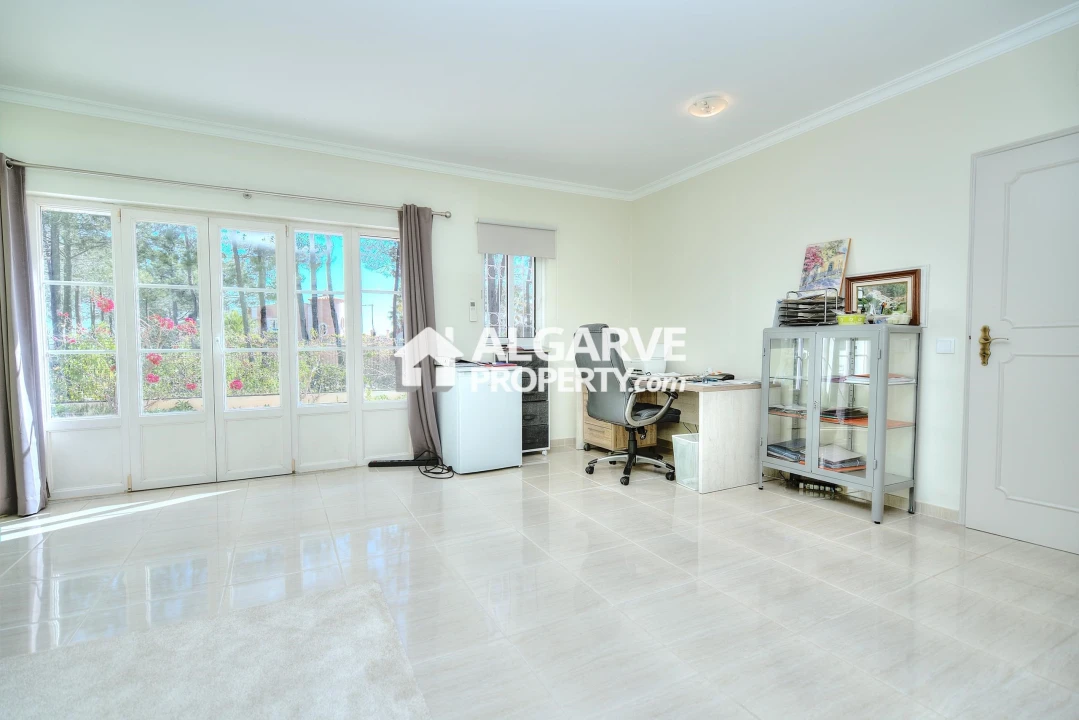 Moradia T4 para Venda em Almancil Foto 17