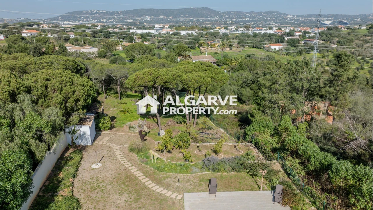 Moradia T4 para Venda em Almancil Foto 48