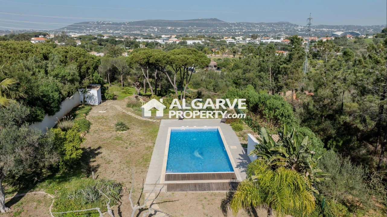 Moradia T4 para Venda em Almancil Foto 3