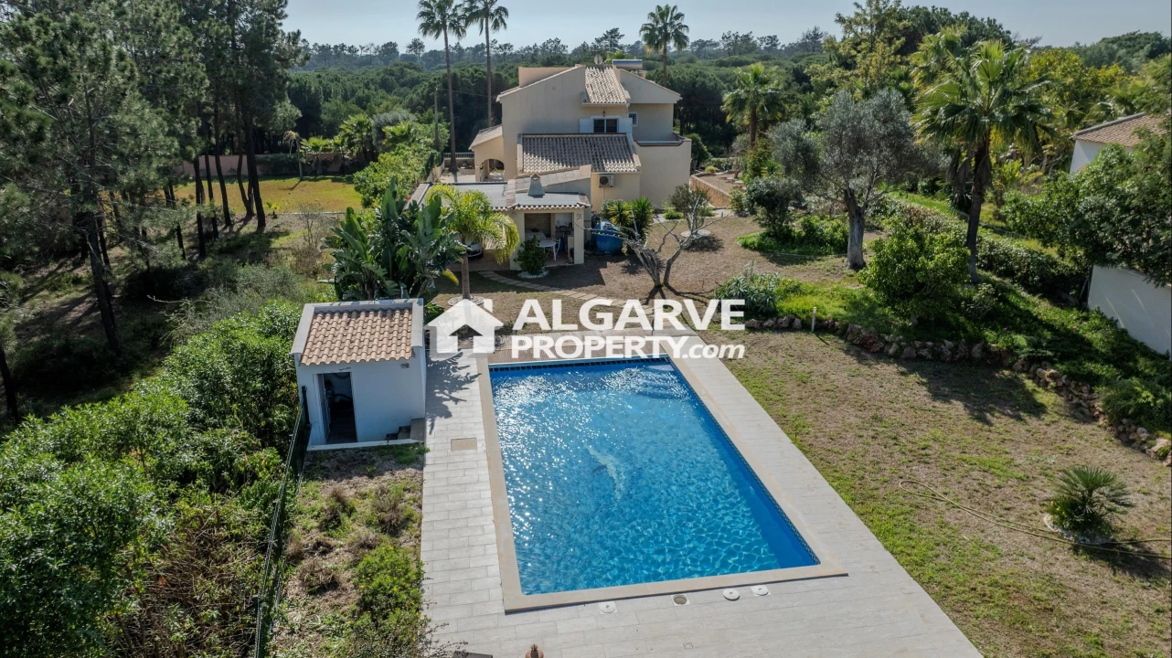 Moradia T4 para Venda em Almancil Foto 51