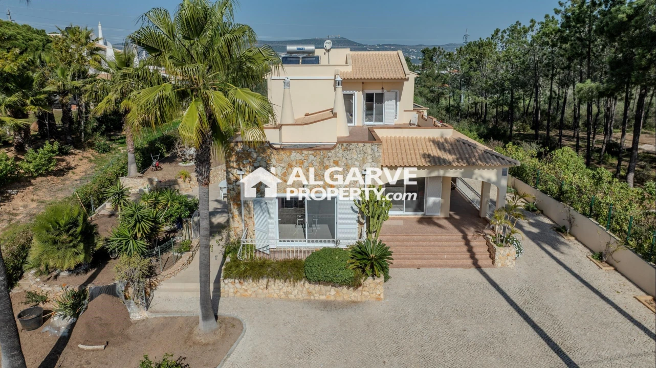 Moradia T4 para Venda em Almancil Foto 39