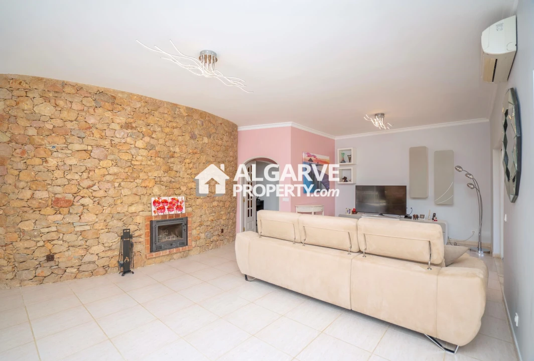 Moradia T4 para Venda em Almancil Foto 27