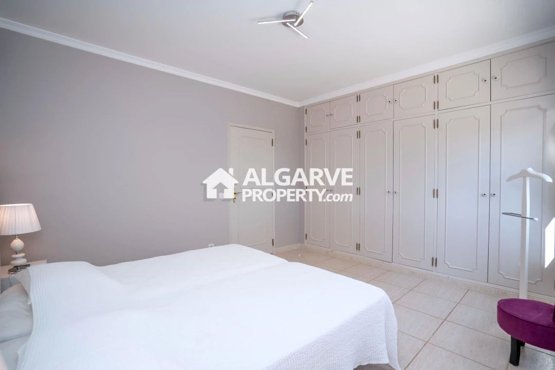 Moradia T4 para Venda em Almancil Foto 33