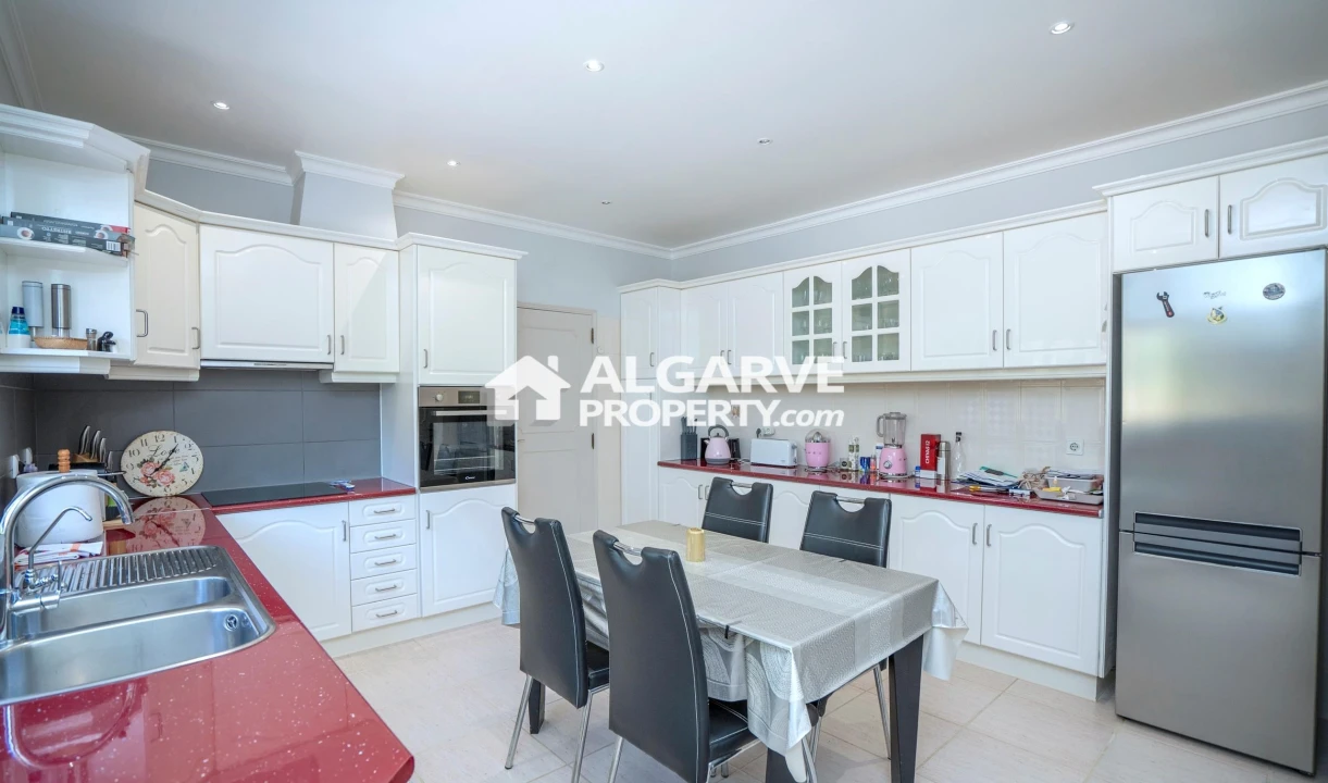 Moradia T4 para Venda em Almancil Foto 22