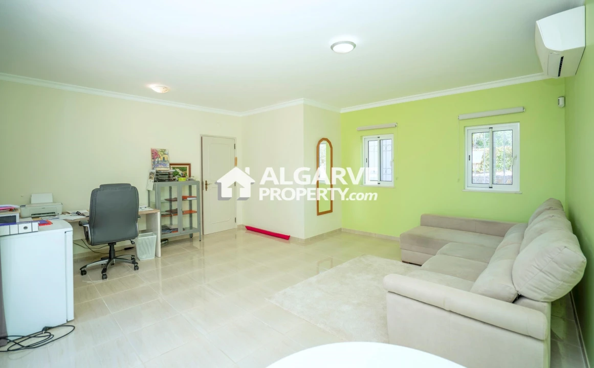 Moradia T4 para Venda em Almancil Foto 34