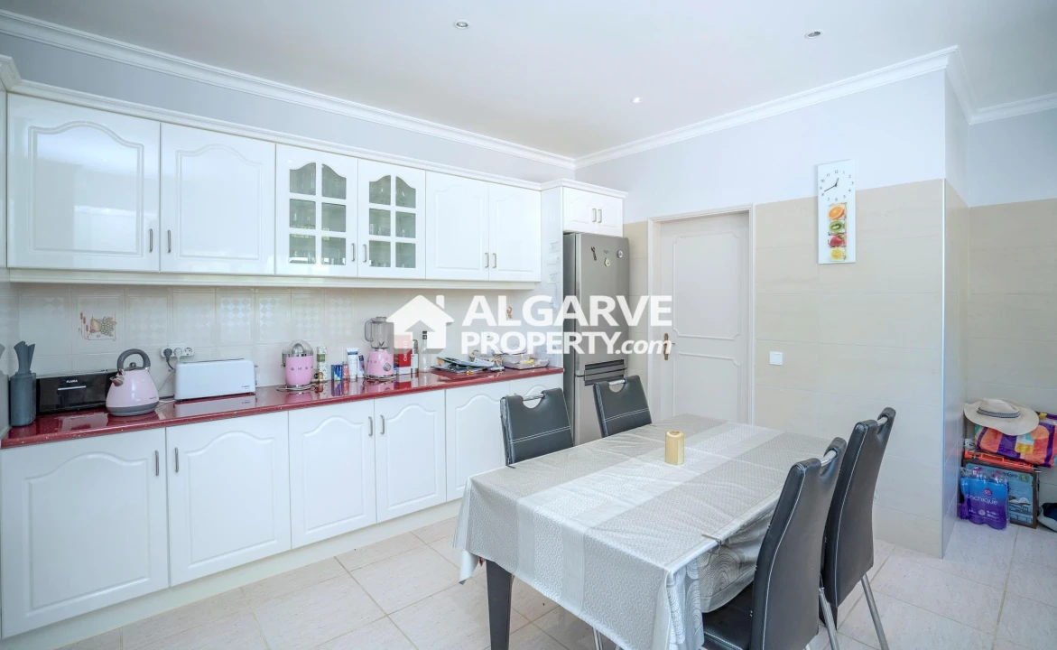 Moradia T4 para Venda em Almancil Foto 21