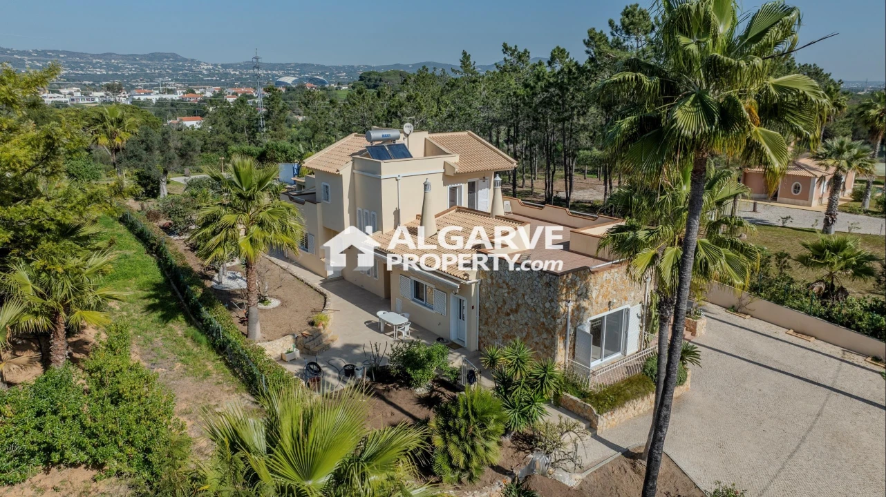 Moradia T4 para Venda em Almancil Foto 26