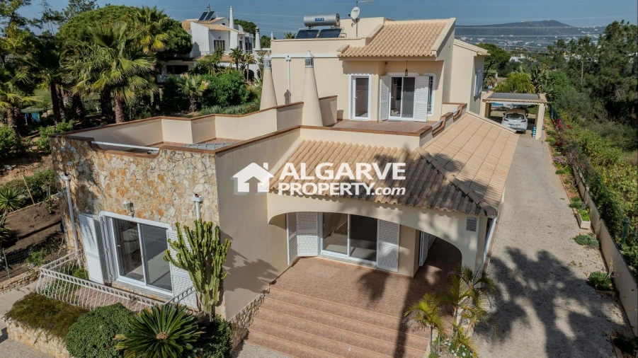 Moradia T4 para Venda em Almancil Foto 44