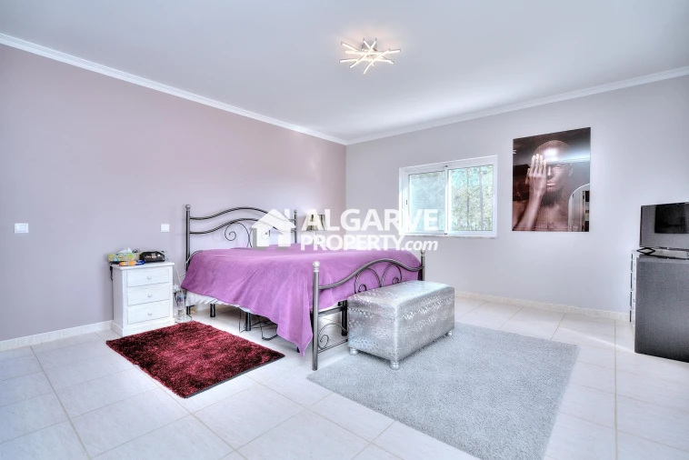 Moradia T4 para Venda em Almancil Foto 12