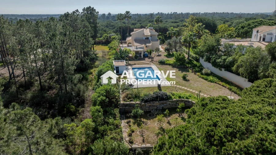 Moradia T4 para Venda em Almancil Foto 49