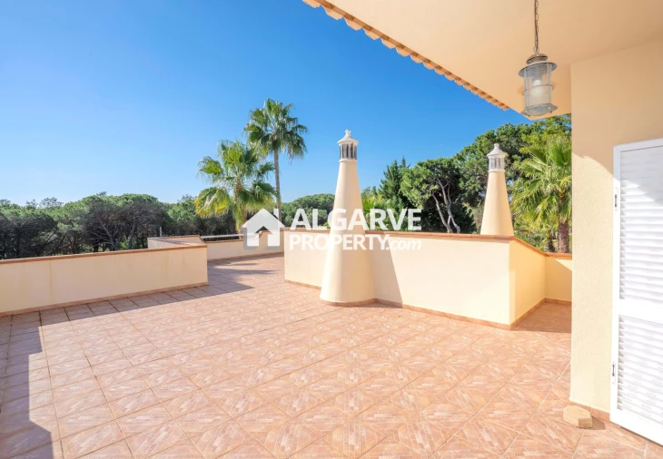 Moradia T4 para Venda em Almancil Foto 35