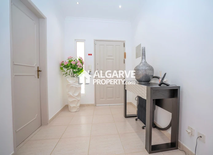 Moradia T4 para Venda em Almancil Foto 7