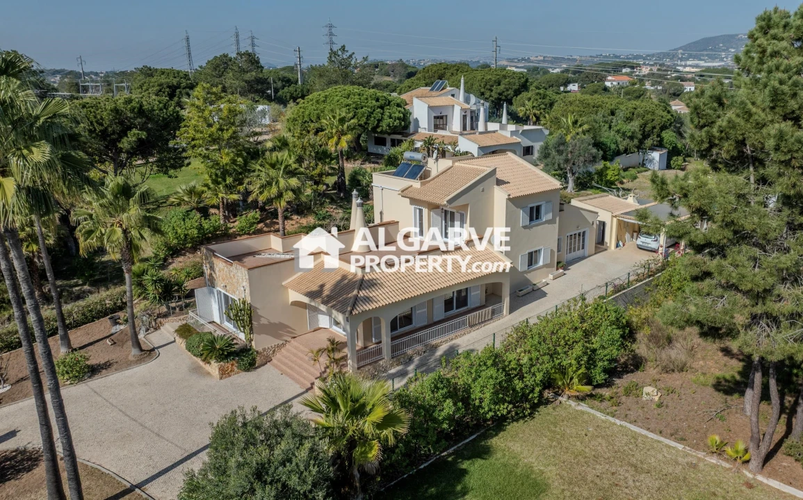 Moradia T4 para Venda em Almancil Foto 42