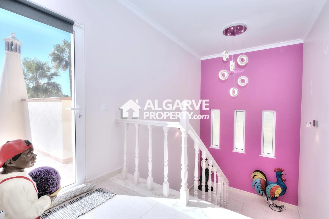 Moradia T4 para Venda em Almancil Foto 11