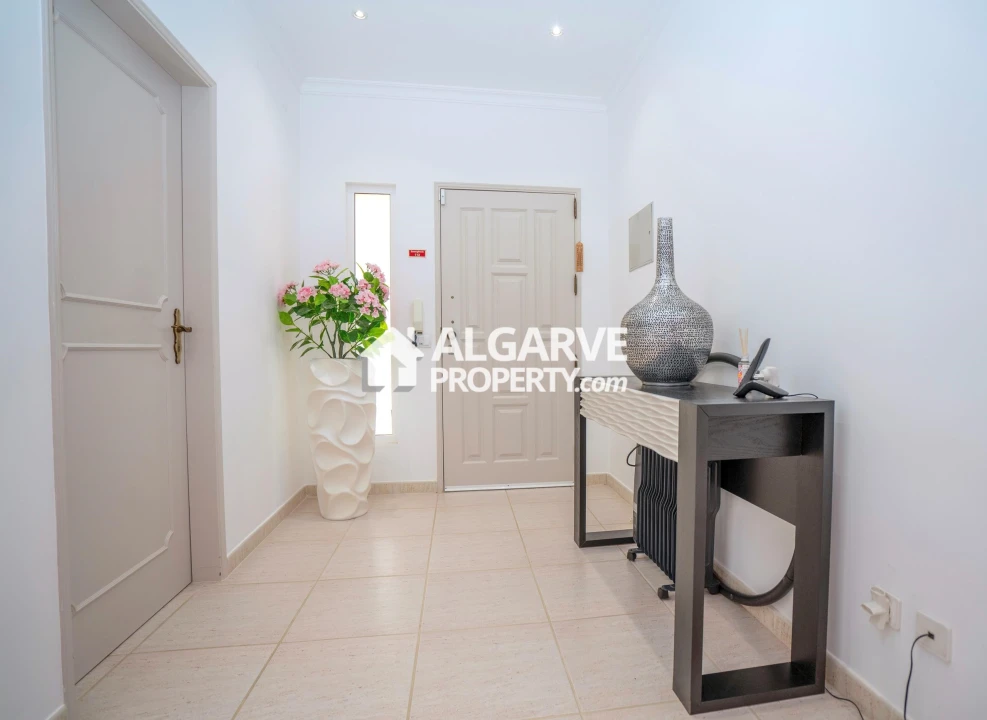 Moradia T4 para Venda em Almancil Foto 7