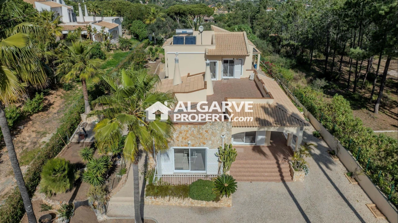 Moradia T4 para Venda em Almancil Foto 40