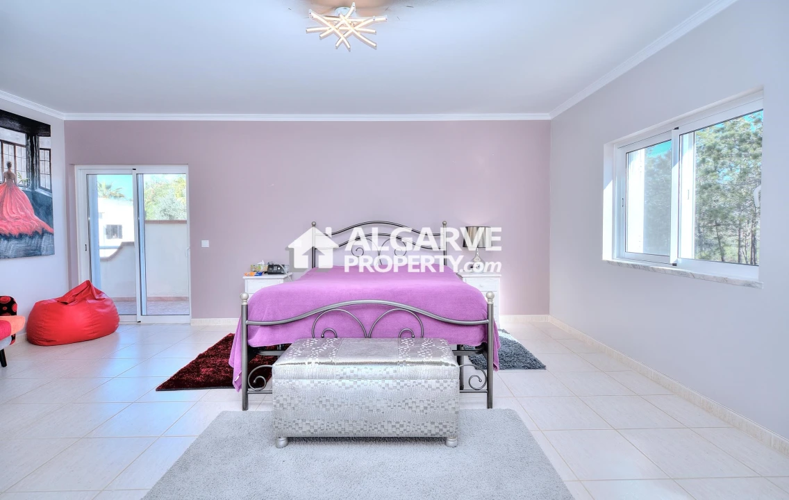 Moradia T4 para Venda em Almancil Foto 29