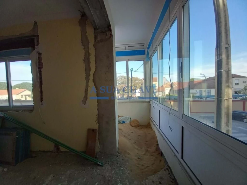 Apartamento T4 para Venda em Laranjeiro e Feijó Foto 9