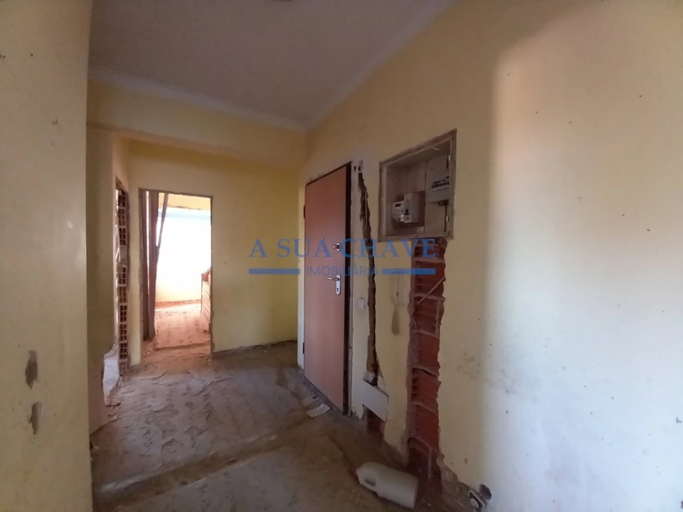 Apartamento T4 para Venda em Laranjeiro e Feijó Foto 32