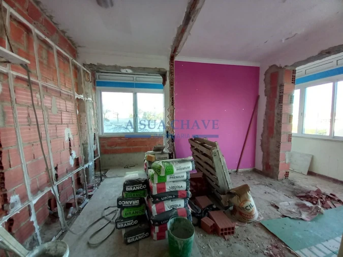 Apartamento T4 para Venda em Laranjeiro e Feijó Foto 25