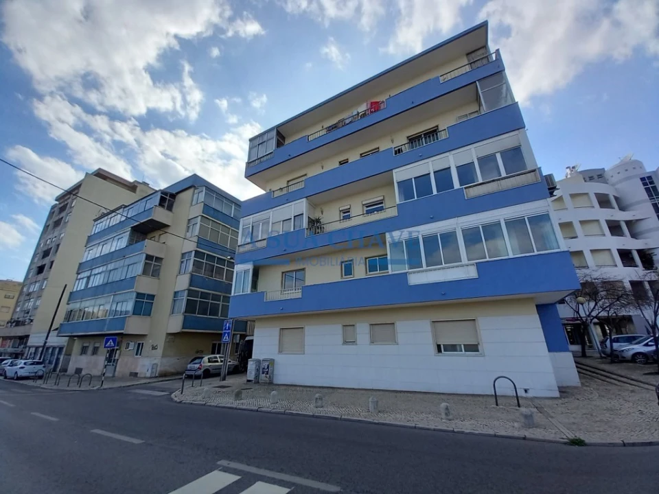 Apartamento T4 para Venda em Laranjeiro e Feijó Foto 1