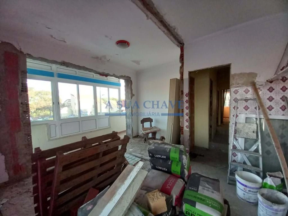 Apartamento T4 para Venda em Laranjeiro e Feijó Foto 26