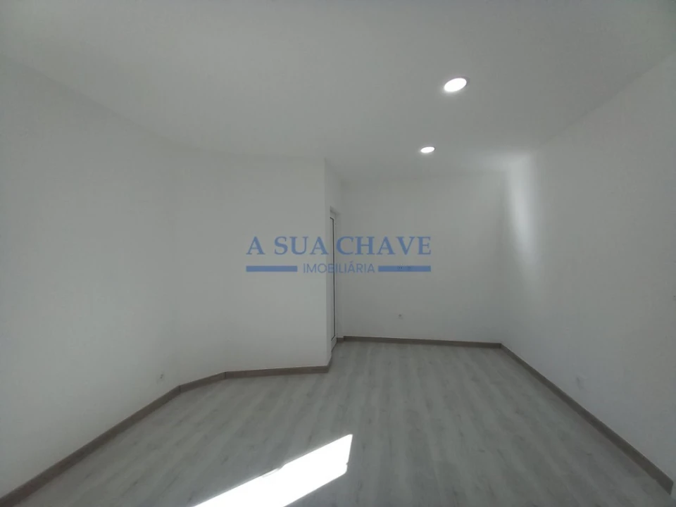 Apartamento T2 para Venda em Amora Foto 25