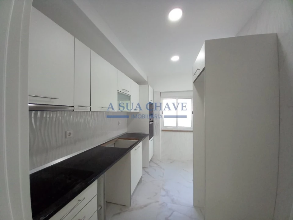 Apartamento T2 para Venda em Amora Foto 4