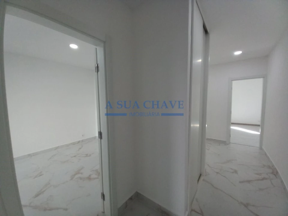 Apartamento T2 para Venda em Amora Foto 18
