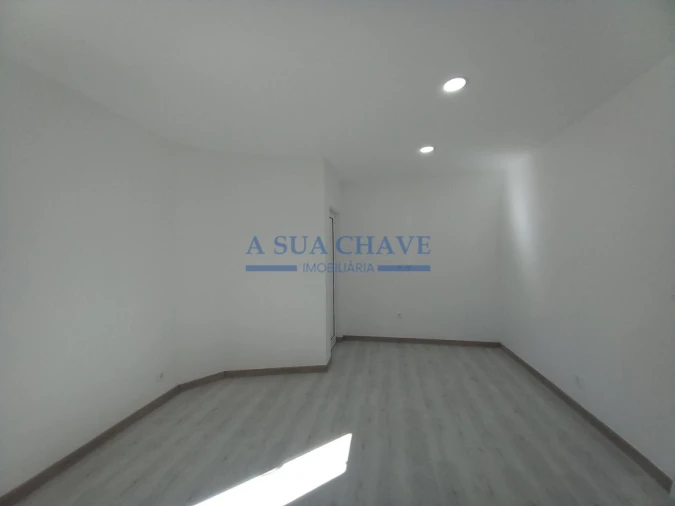 Apartamento T2 para Venda em Amora Foto 25