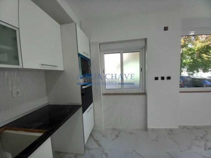 Apartamento T2 para Venda em Amora Foto 6