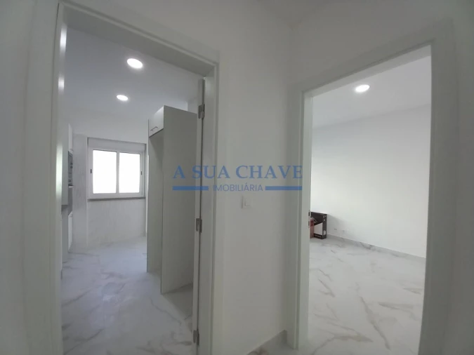 Apartamento T2 para Venda em Amora Foto 11