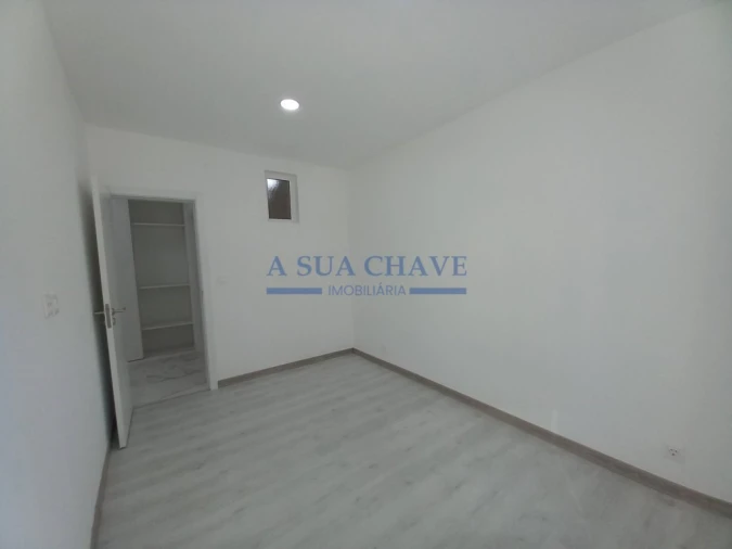 Apartamento T2 para Venda em Amora Foto 29