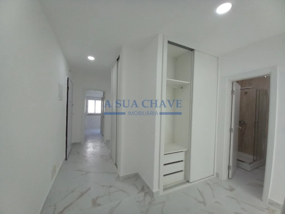 Apartamento T2 para Venda em Amora Foto 34