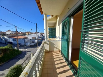 Moradia T3 para Venda em Charneca de Caparica e Sobreda