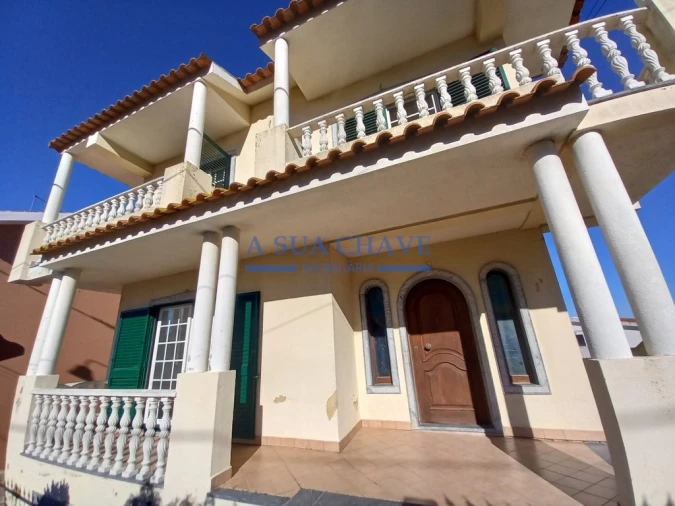 Moradia T3 para Venda em Charneca de Caparica e Sobreda Foto 2