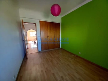 Apartamento T2 para Venda em Laranjeiro e Feijó