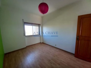 Apartamento T2 para Venda em Laranjeiro e Feijó