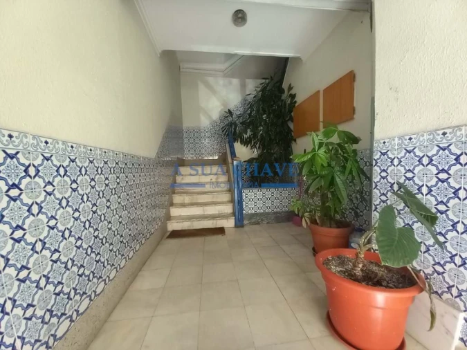 Apartamento T2 para Venda em Laranjeiro e Feijó Foto 2