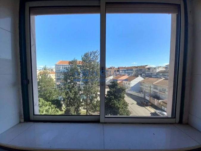 Apartamento T2 para Venda em Laranjeiro e Feijó Foto 18