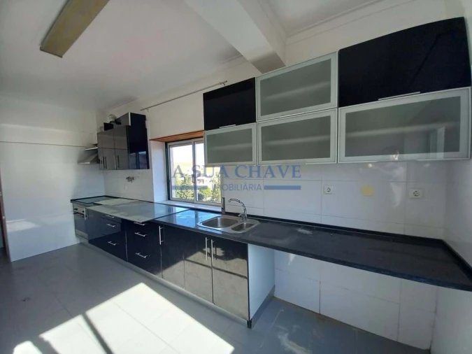 Apartamento T2 para Venda em Laranjeiro e Feijó Foto 15