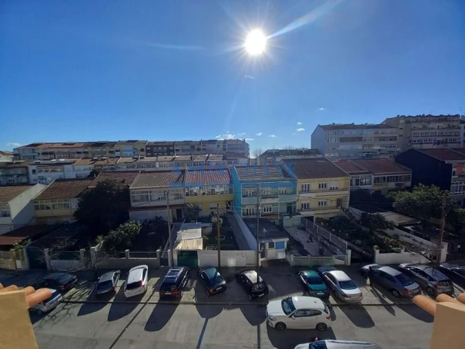 Apartamento T2 para Venda em Laranjeiro e Feijó Foto 8