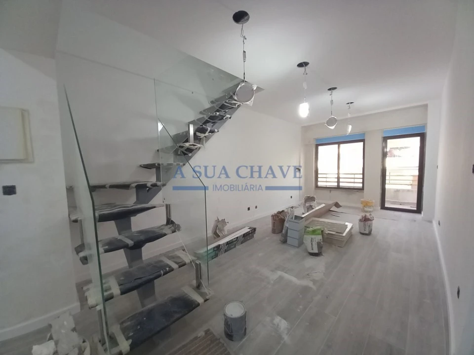 Apartamento T4 para Venda em Costa da Caparica Foto 5