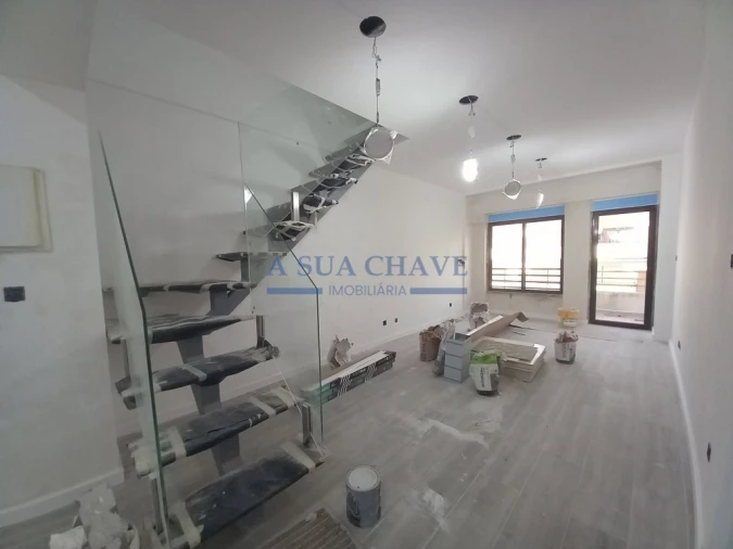 Apartamento T4 para Venda em Costa da Caparica Foto 5