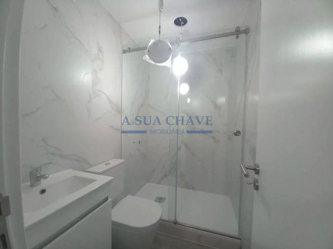 Apartamento T4 para Venda em Costa da Caparica Foto 34