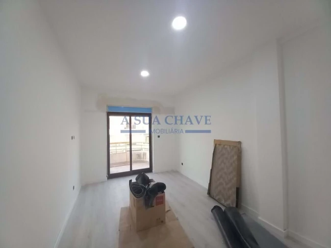 Apartamento T4 para Venda em Costa da Caparica Foto 17