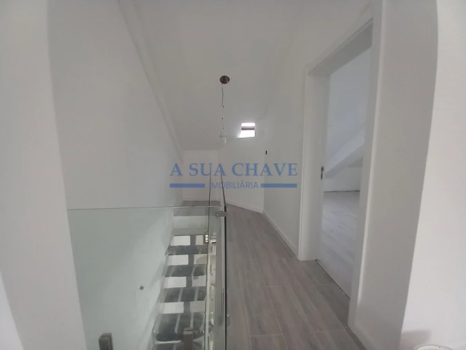Apartamento T4 para Venda em Costa da Caparica Foto 44