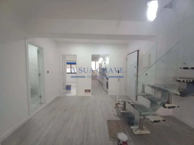 Apartamento T4 para Venda em Costa da Caparica Foto 10